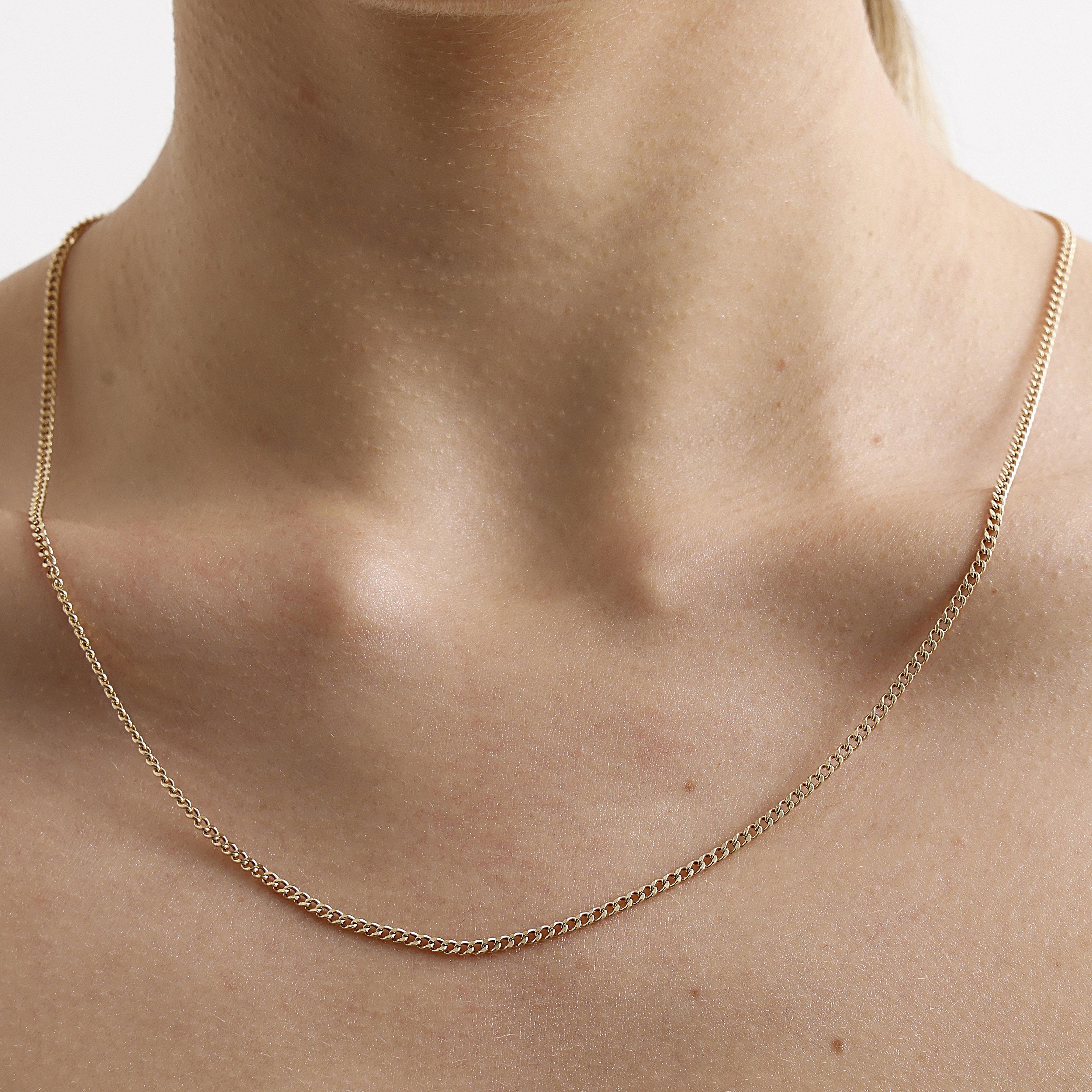 Essential Gold Curb Chain Necklace